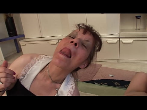 ❤️ Dwie babcie i jeden dziadek mają trójkąt ❤❌ Fucking video at us ❌️