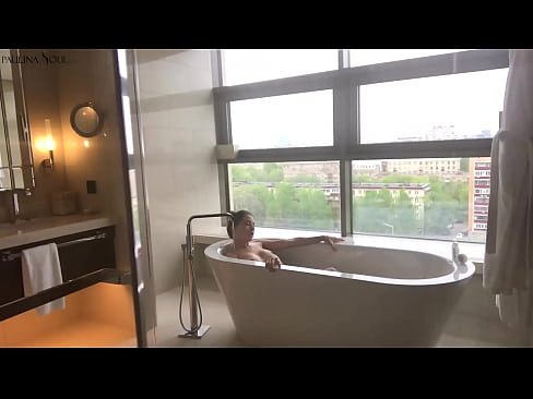 ❤️ Ogromna laska namiętnie waląca sobie cipkę w łazience ❤❌ Fucking video at us ❌️